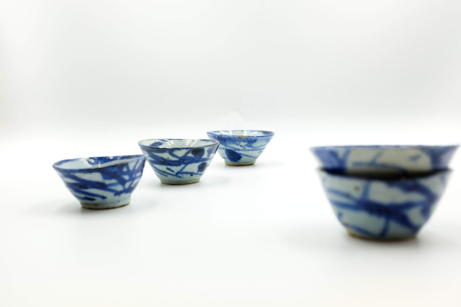 Seaweed Motif Cup (Late Ming/Early Qing Dynasty) - 1st Grade