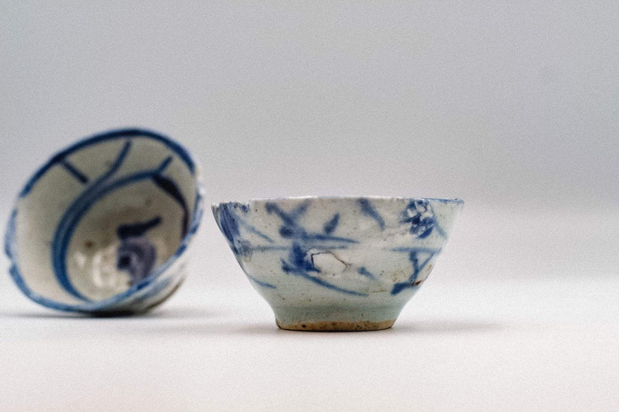 Seaweed Motif Cup (Late Ming/Early Qing Dynasty) - 2nd Grade